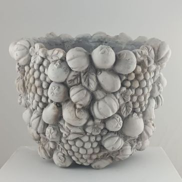 Betona puķu pods ar augļiem, 573433