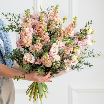 Ziedu pušķis APRICOT POETRY